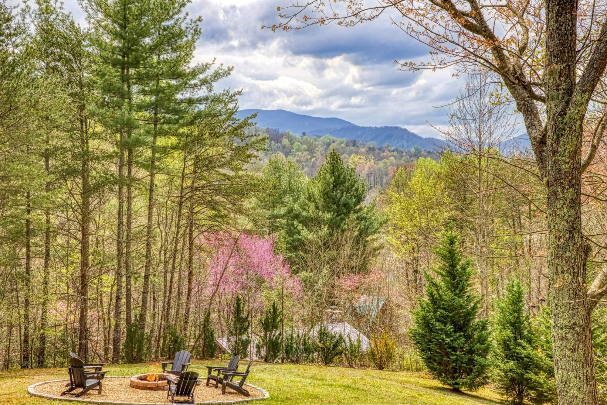 Fantastic Pet Friendly Cabin, Hot Tub, Fire Pit Sevierville Extérieur photo